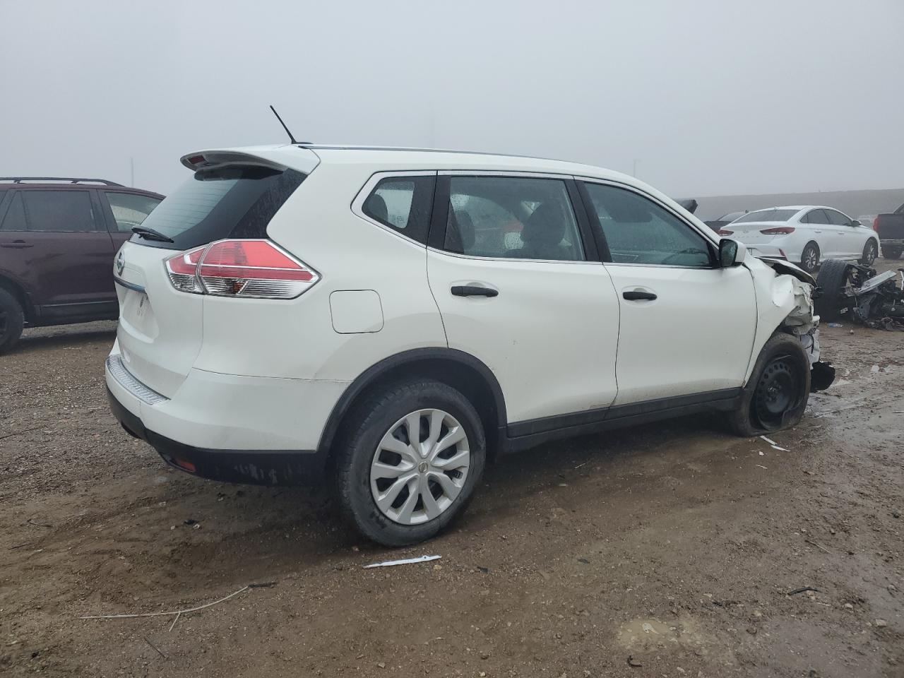 2016 Nissan Rogue - Image 3
