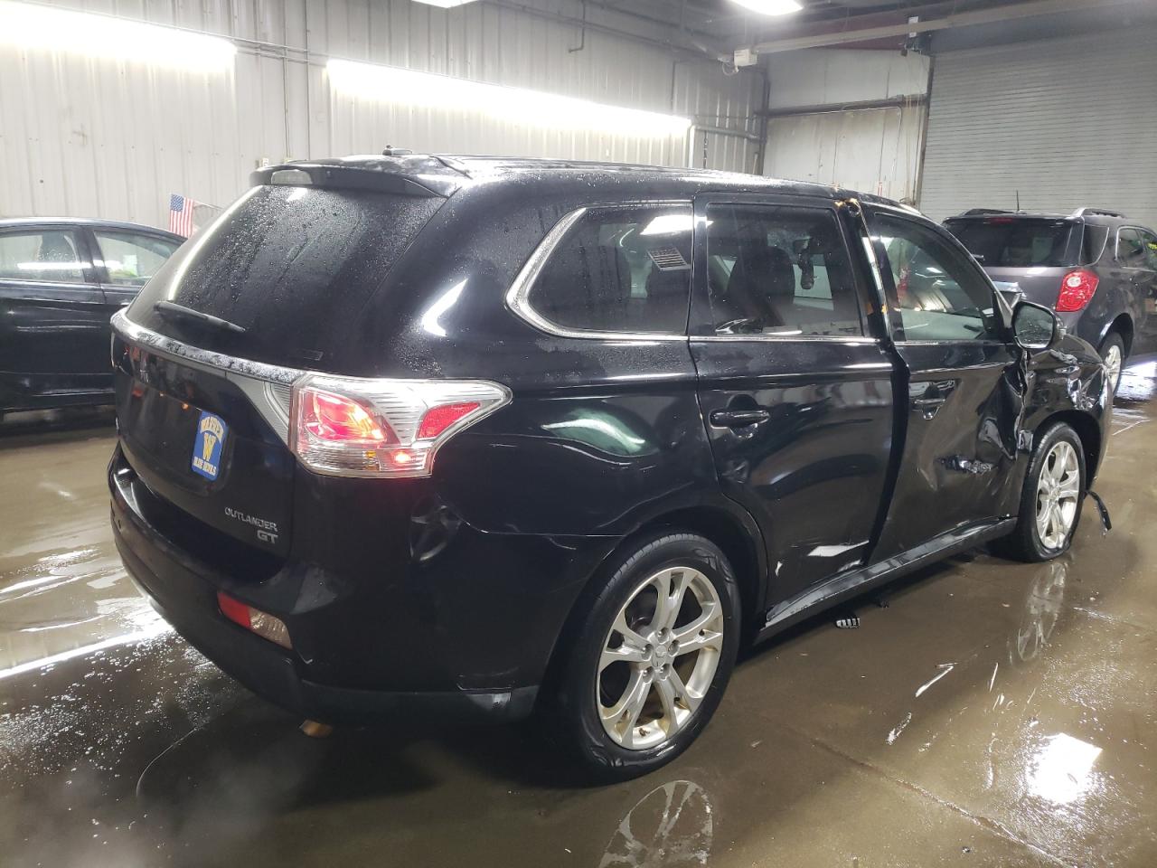 2014 Mitsubishi Outlander - Image 3