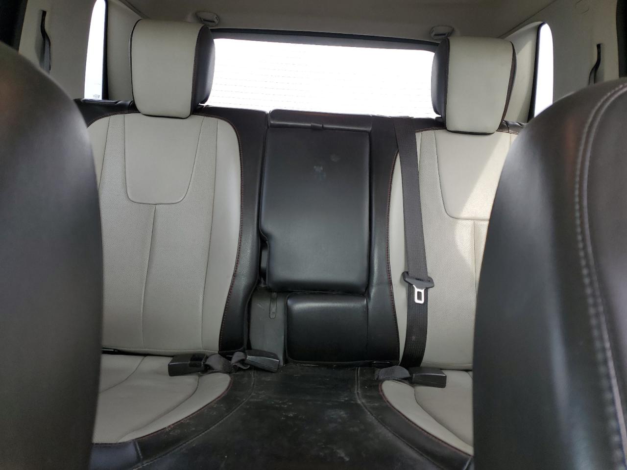 2015 GMC Terrain - Image 10