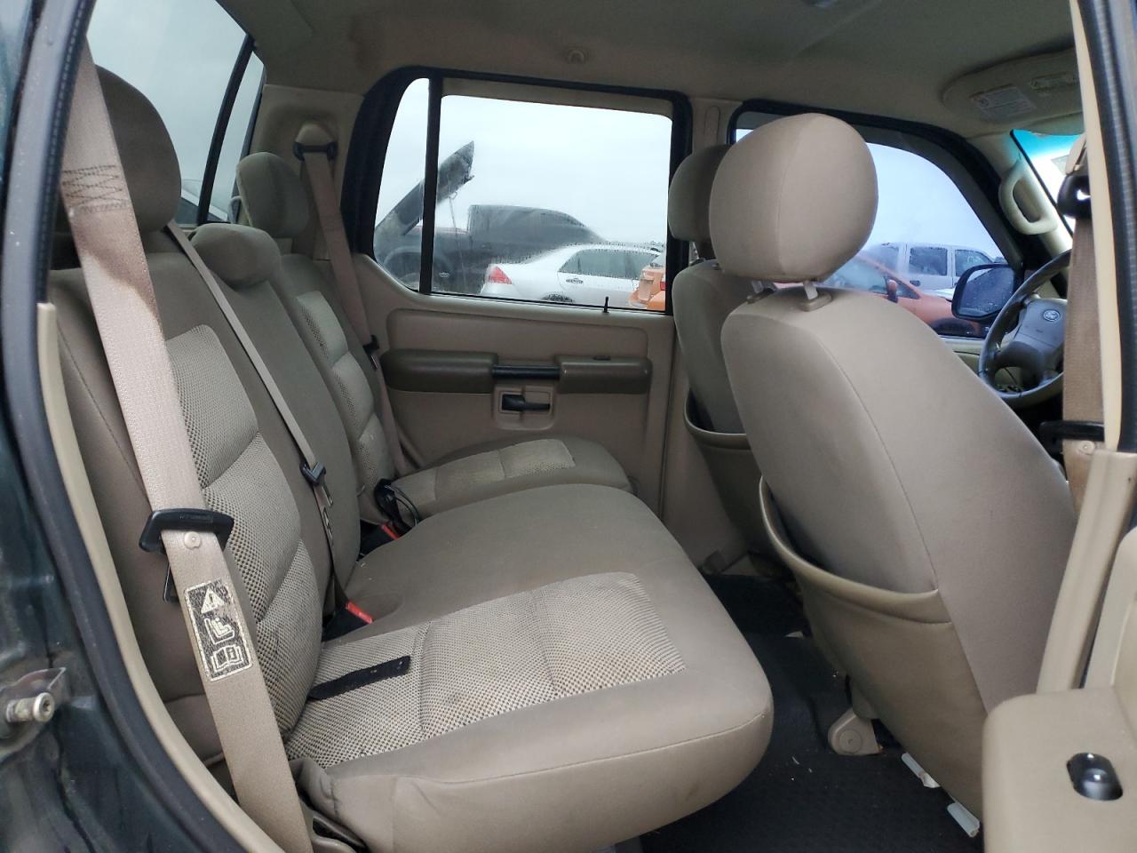 2003 Ford Explorer - Image 10
