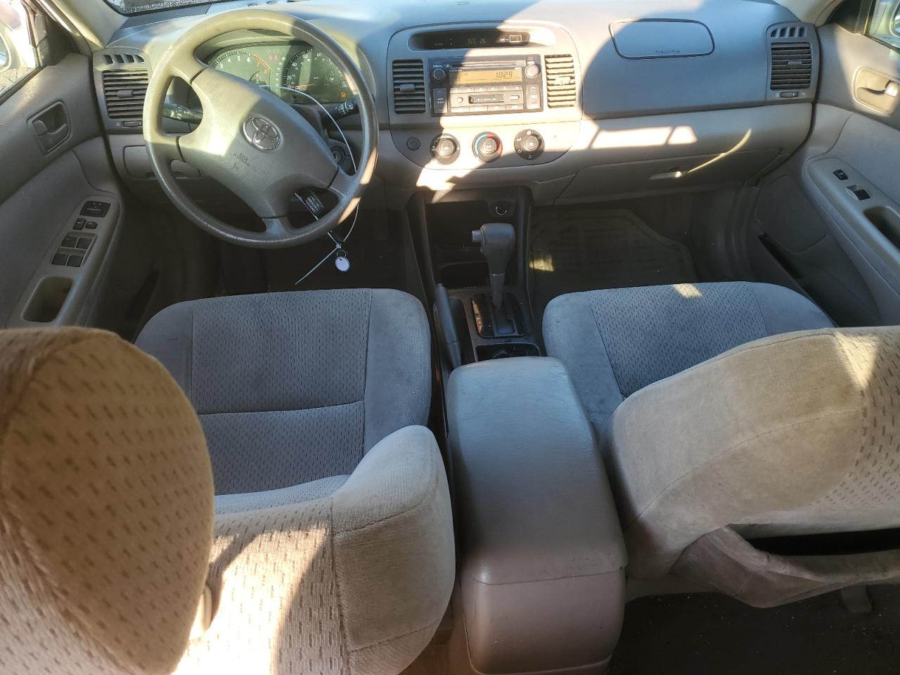 2004 Toyota Camry - Image 8