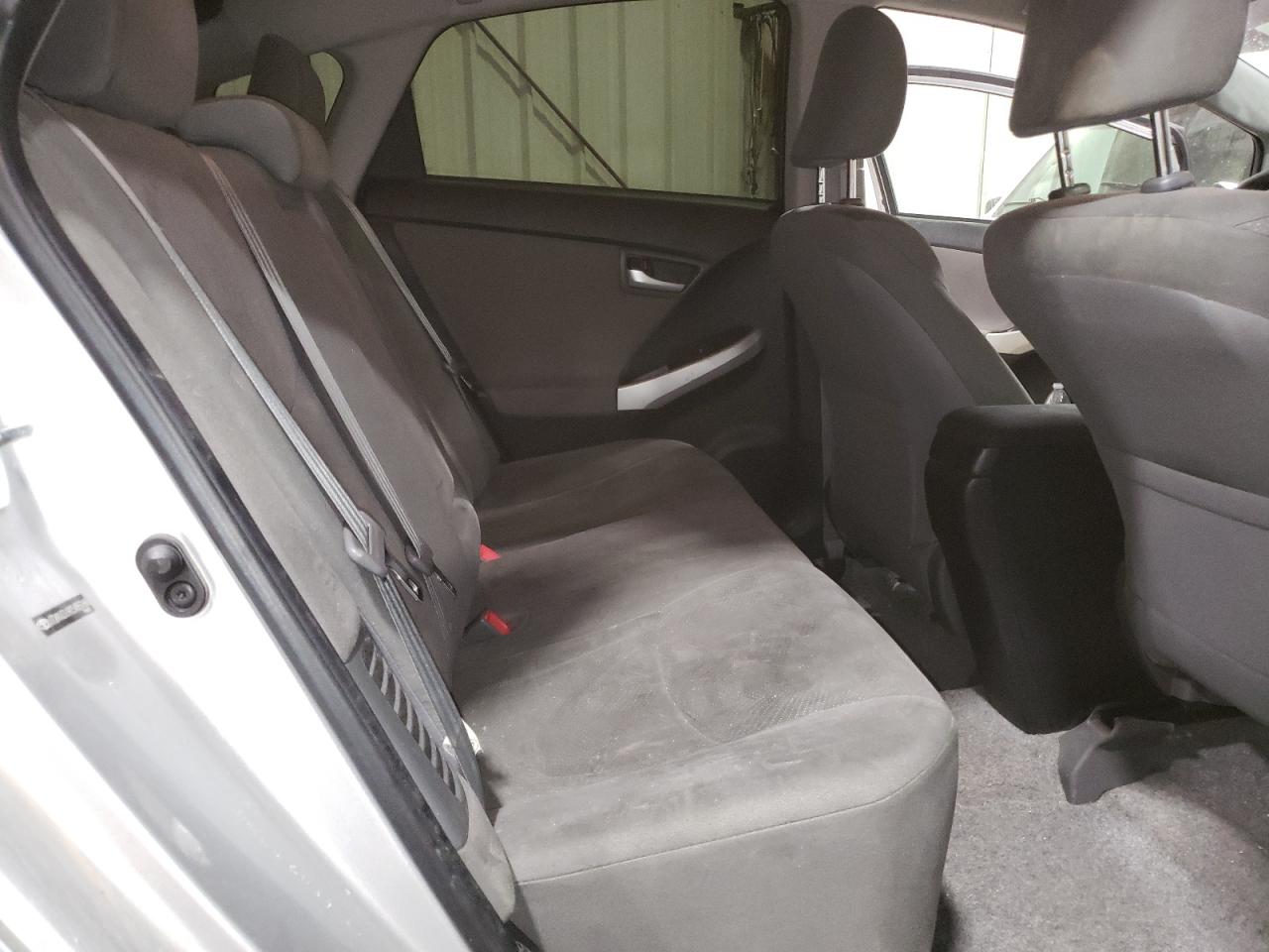2012 Toyota Prius - Image 10