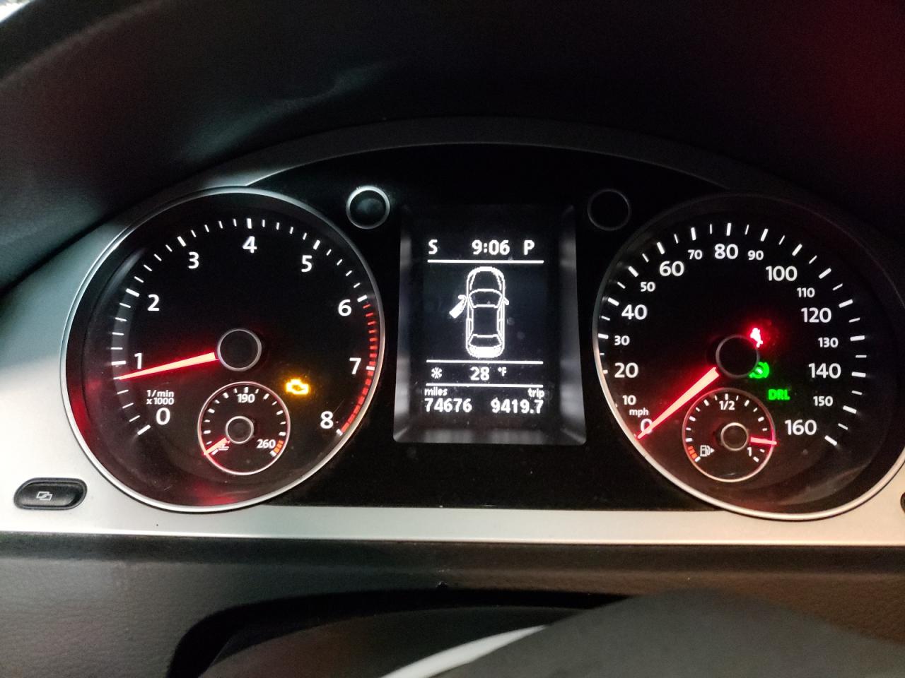 2010 Volkswagen Passat - Image 9