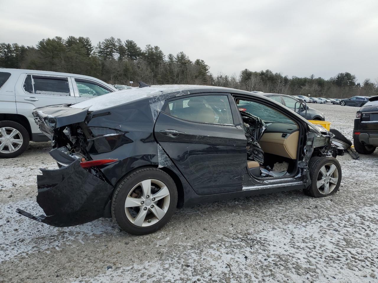 2013 Hyundai Elantra - Image 3