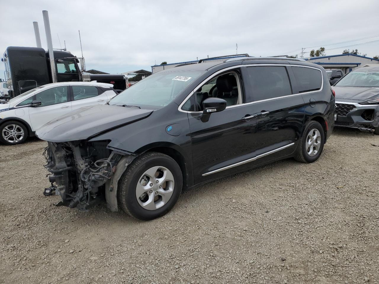 2018 Chrysler Pacifica - Image 1