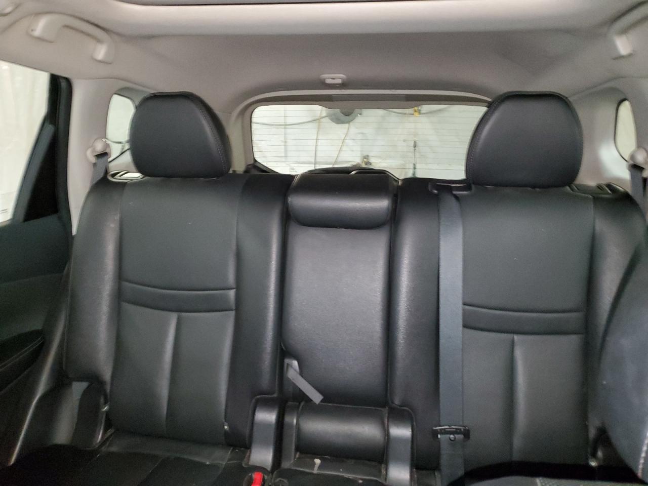 2016 Nissan Rogue - Image 10