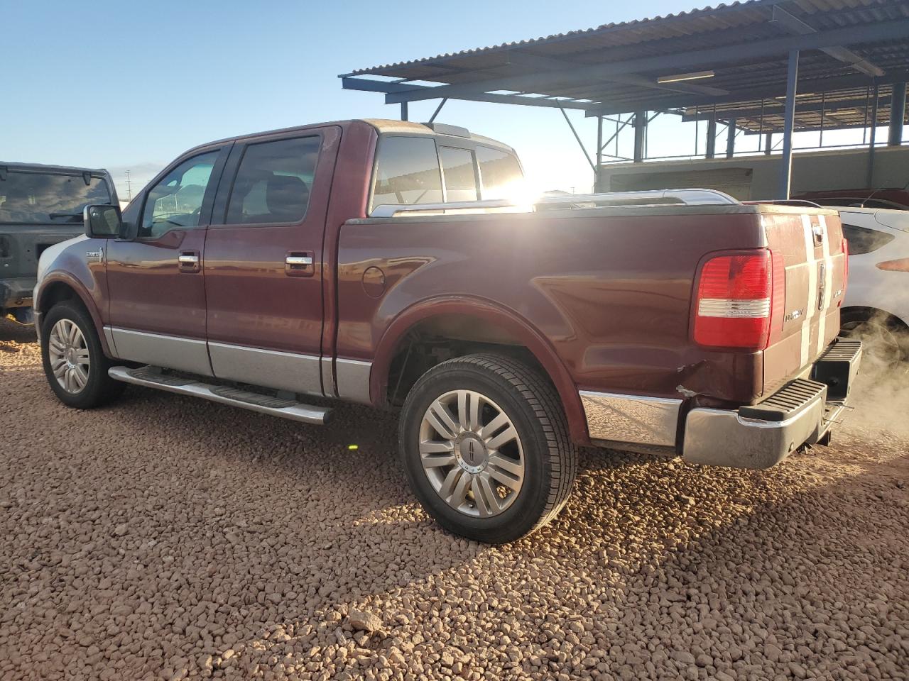 2006 Lincoln Mark LT - Image 2