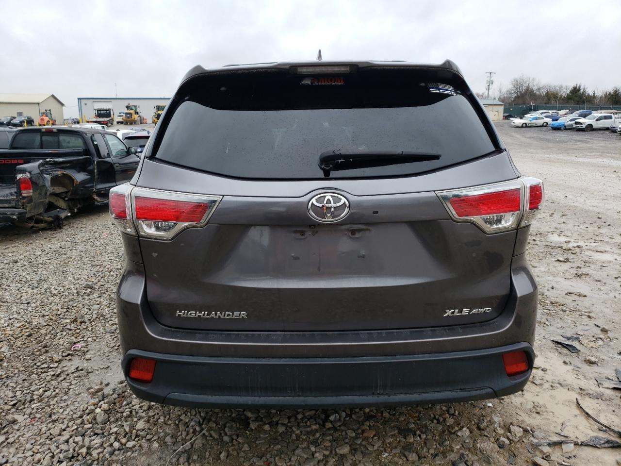 2015 Toyota Highlander - Image 6
