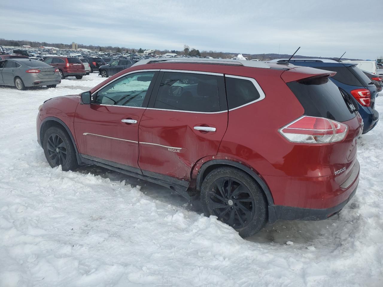 2015 Nissan Rogue - Image 2