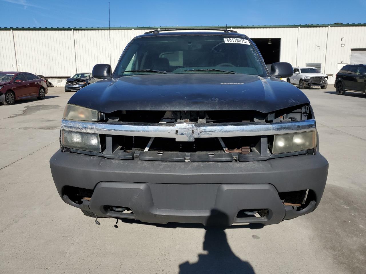 2004 Chevrolet Avalanche - Image 5