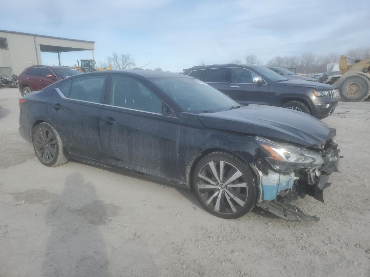2020 Nissan Altima - Image 4