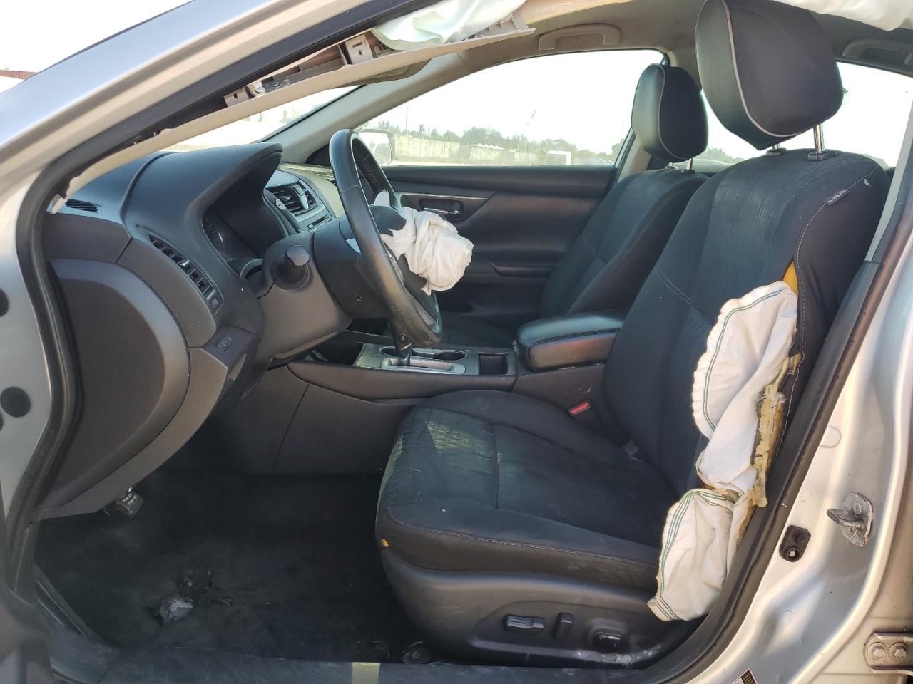 2017 Nissan Altima - Image 7