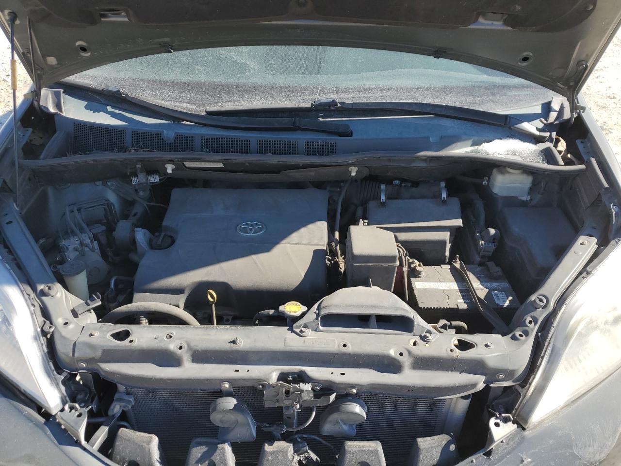 2013 Toyota Sienna - Image 12