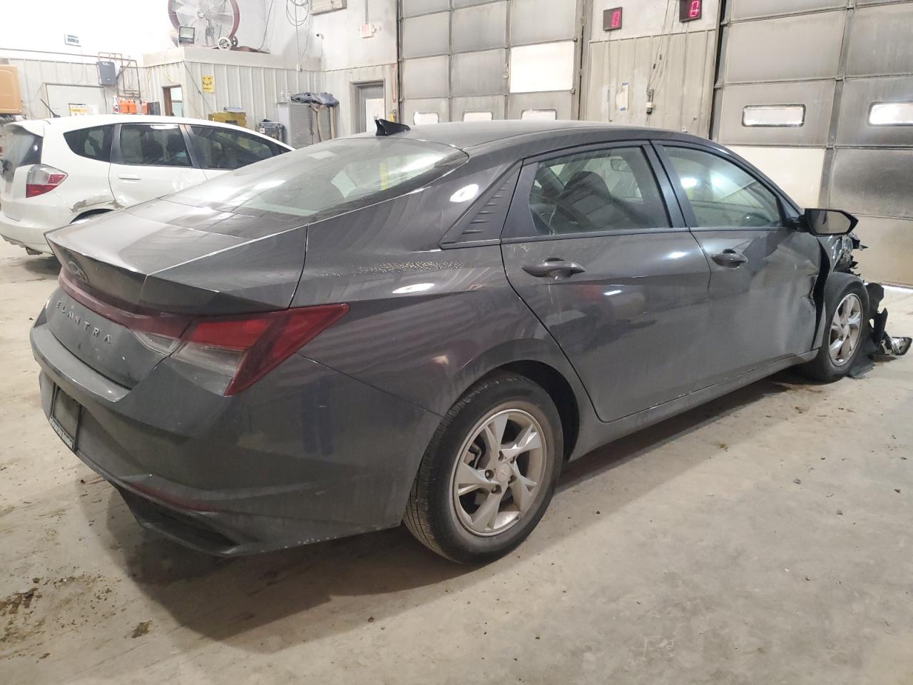 2023 Hyundai Elantra - Image 3