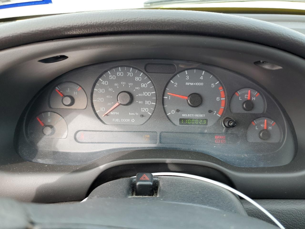 2002 Ford Mustang - Image 9