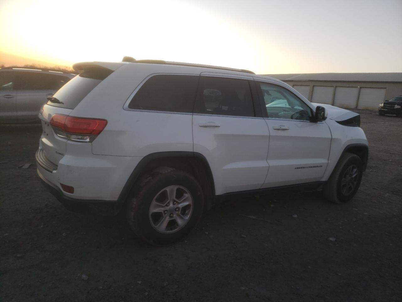 2016 Jeep Grand Cherokee - Image 3
