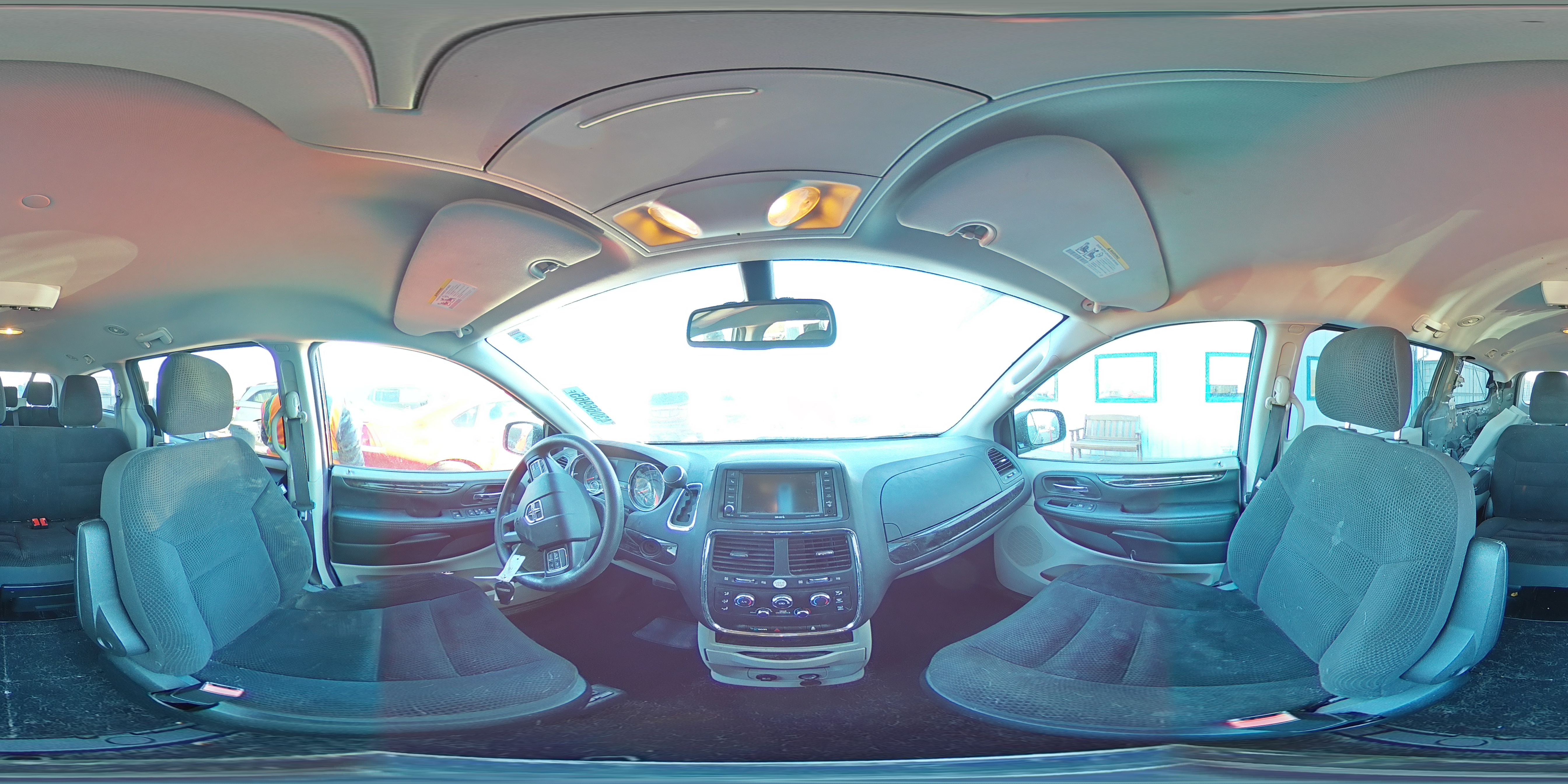 2019 Dodge Caravan - Image 16
