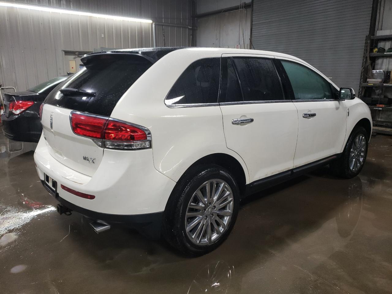 2013 Lincoln MKX - Image 3