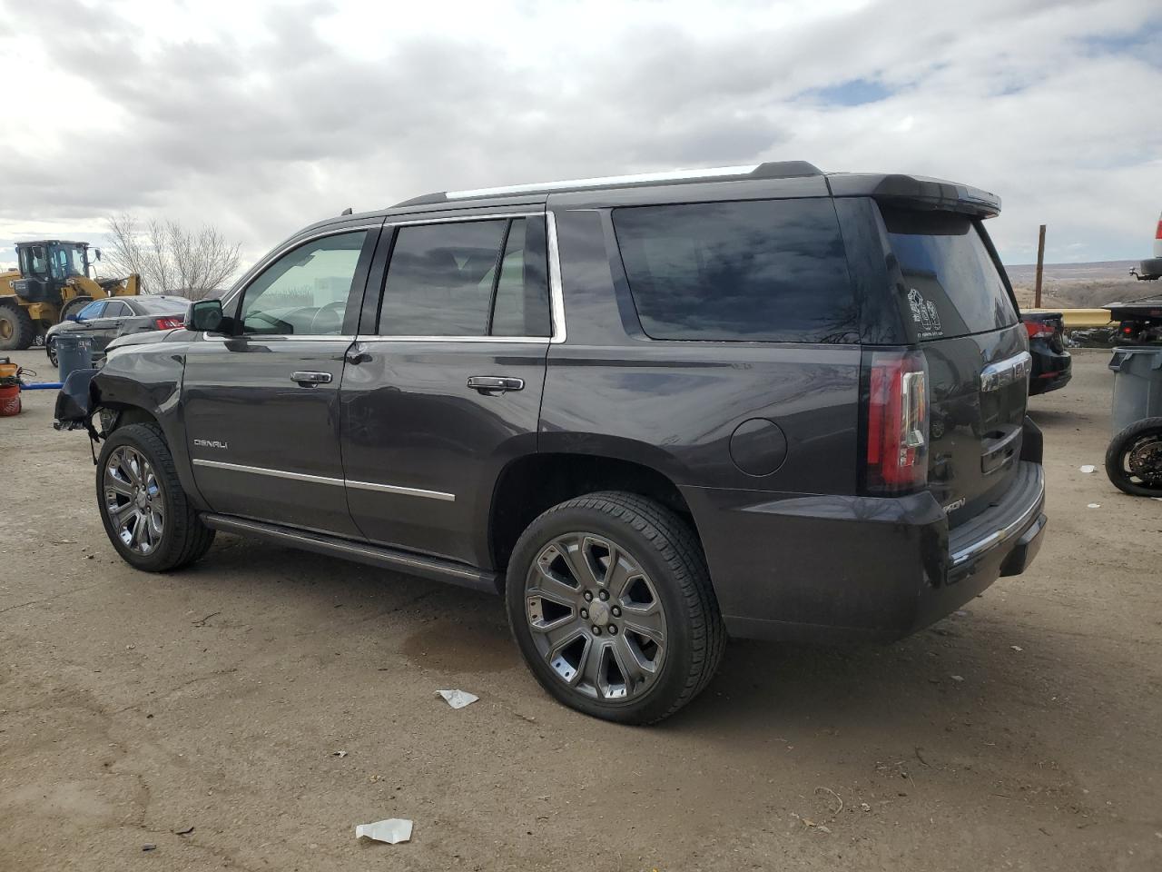 2015 GMC Yukon - Image 2