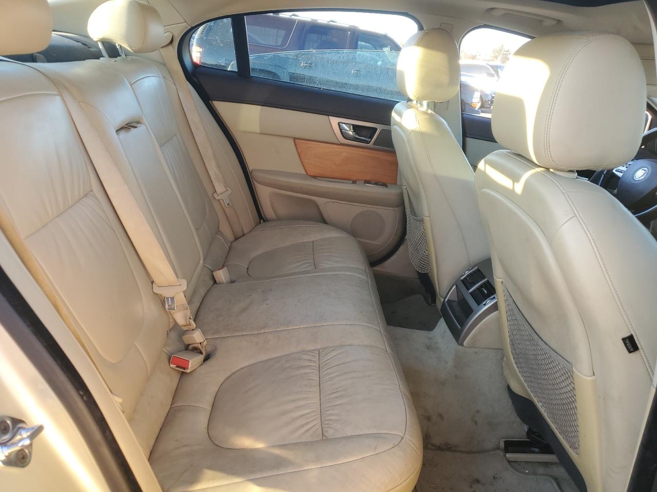 2009 Jaguar XF - Image 10