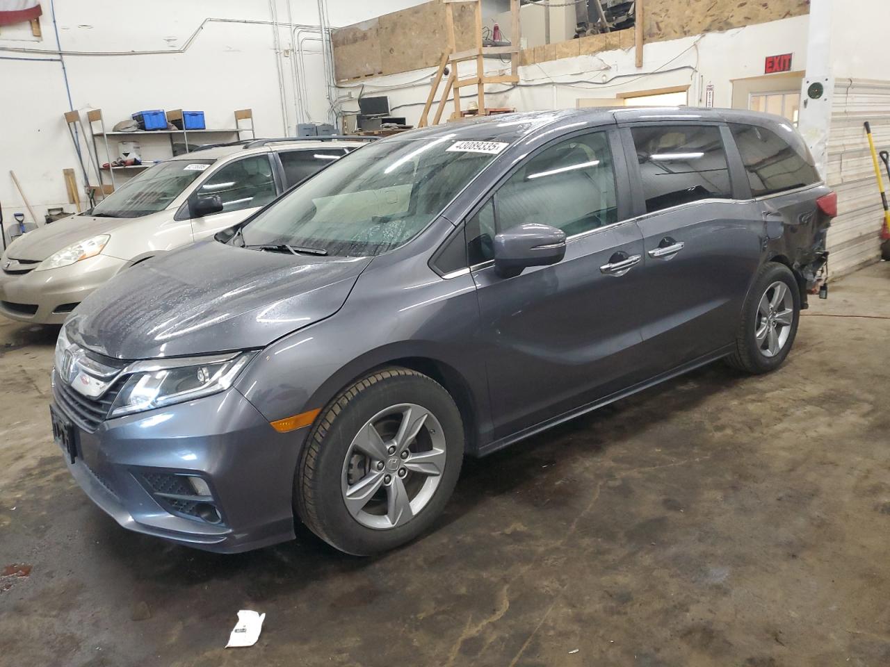 2018 Honda Odyssey - Image 1