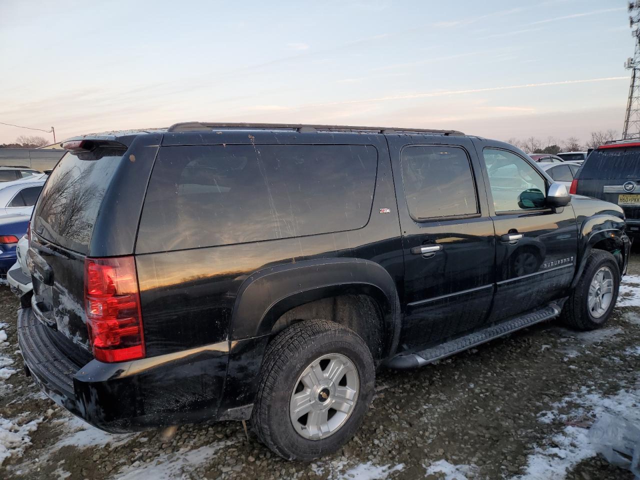 2008 Chevrolet Suburban - Image 3
