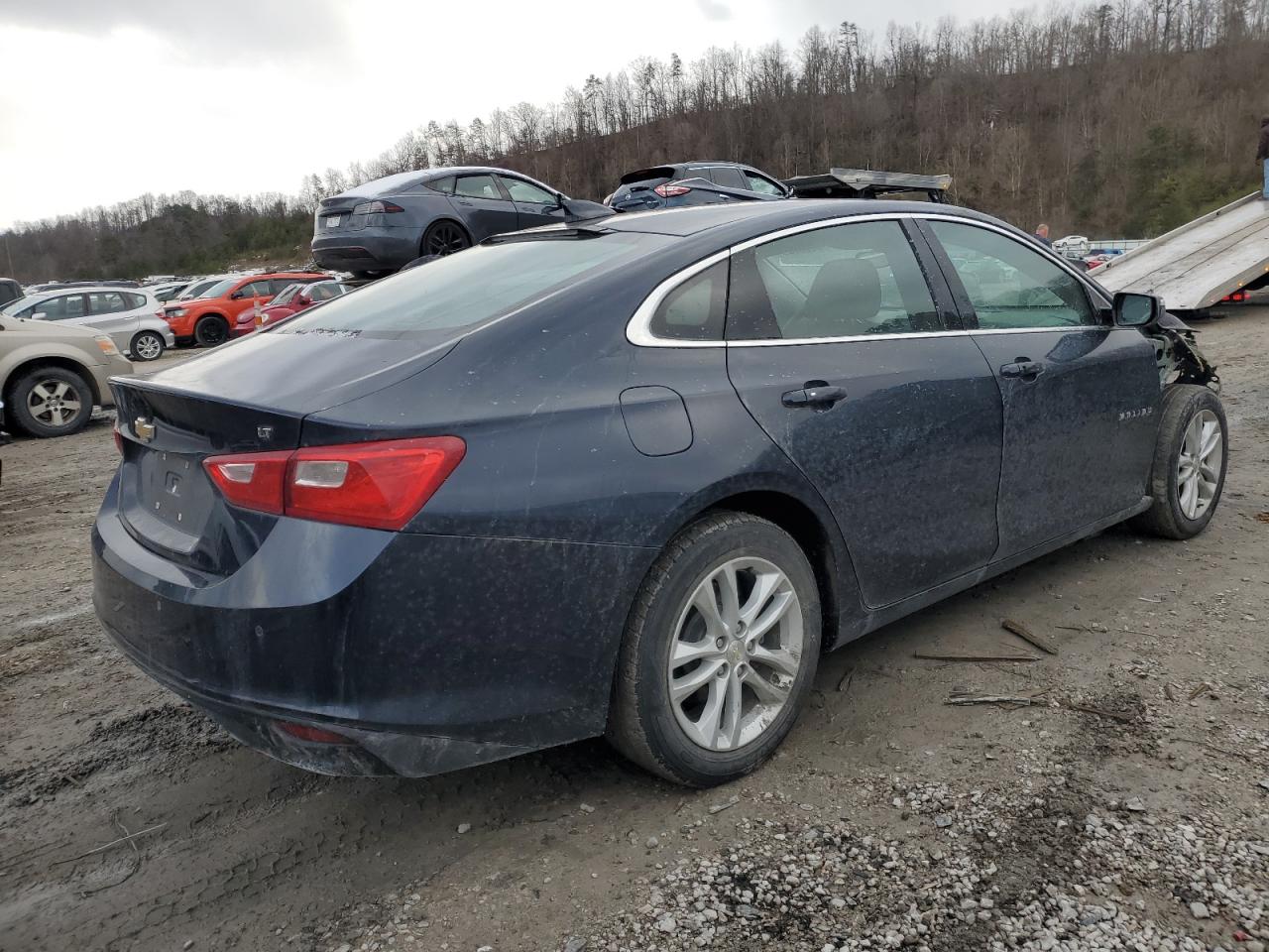 2018 Chevrolet Malibu - Image 3