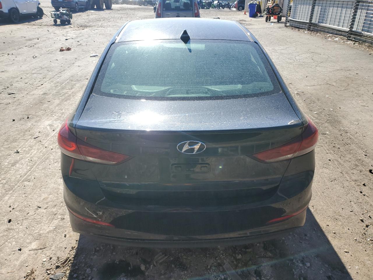 2017 Hyundai Elantra - Image 6