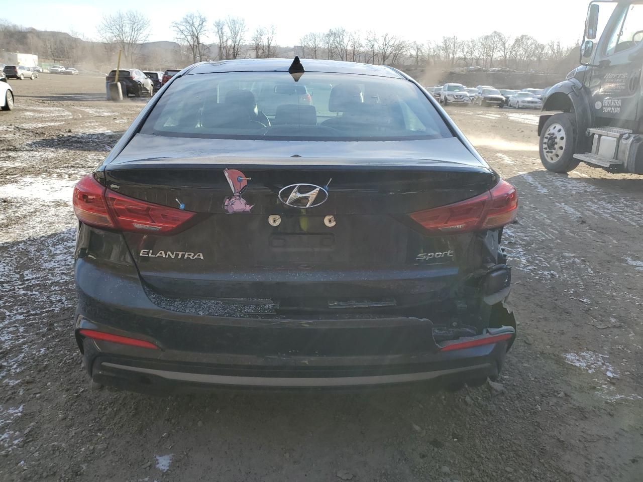 2018 Hyundai Elantra - Image 6