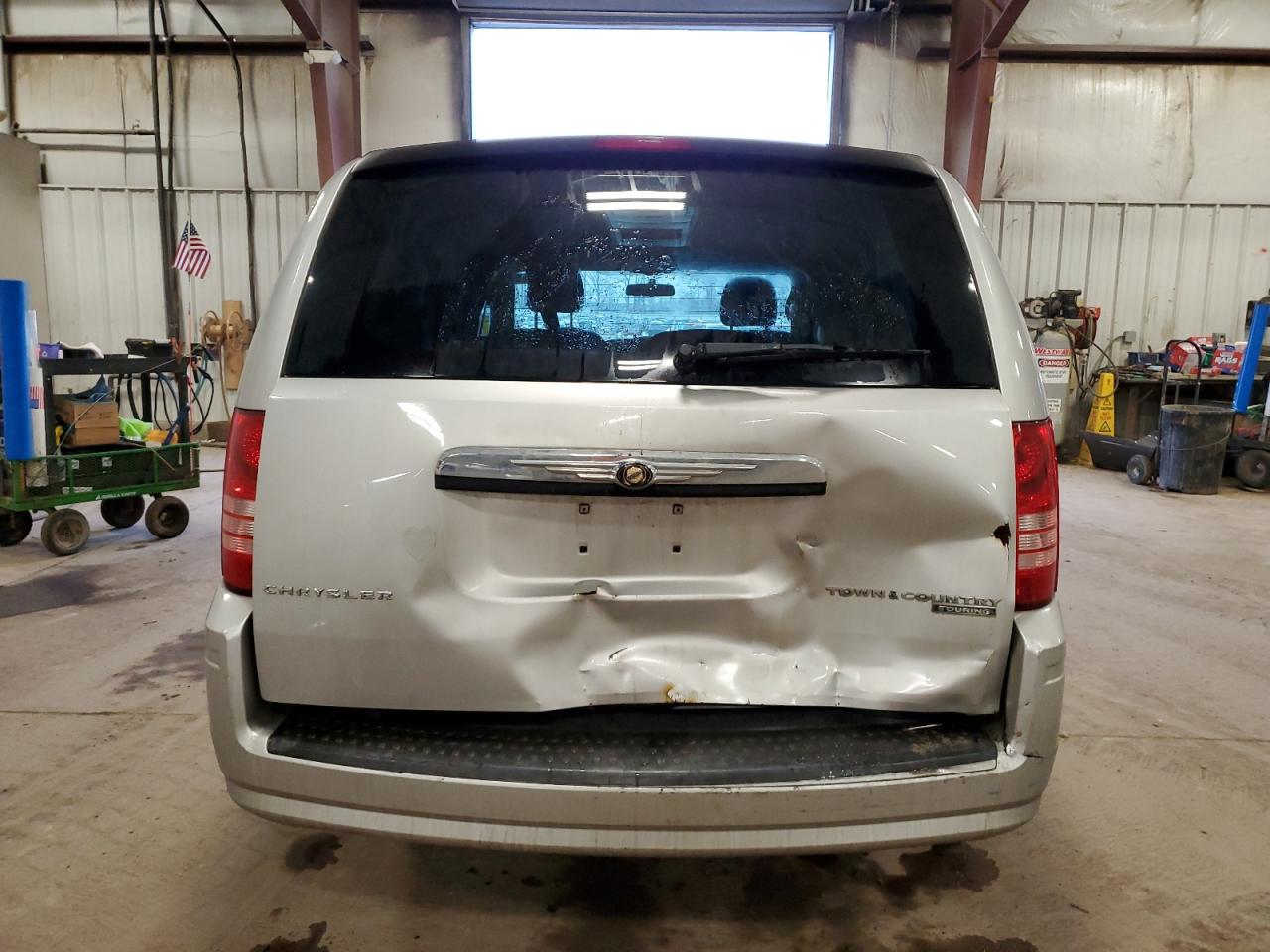 2010 Chrysler Town & Country - Image 6