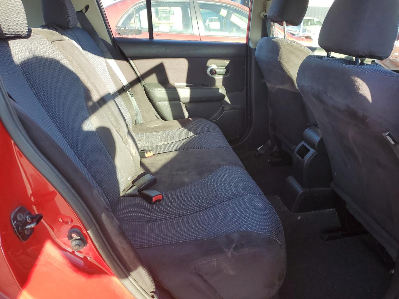 2011 Nissan Versa - Image 10
