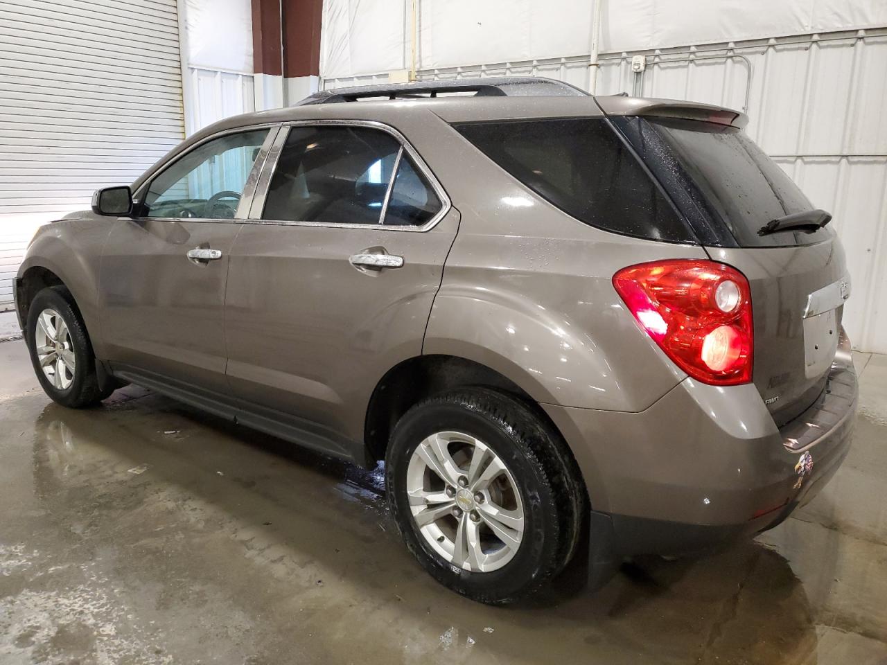 2010 Chevrolet Equinox - Image 2