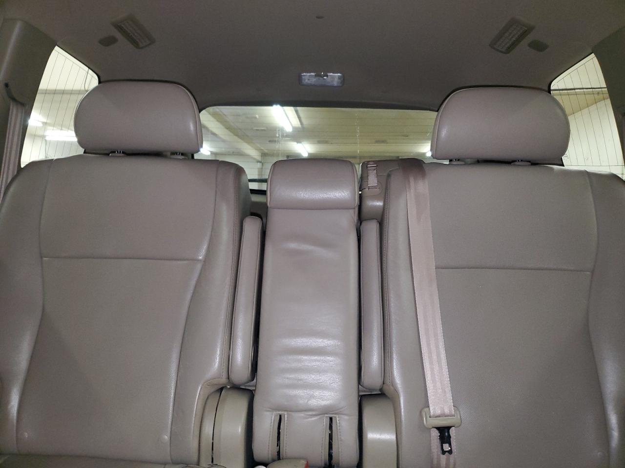 2012 Toyota Highlander - Image 10