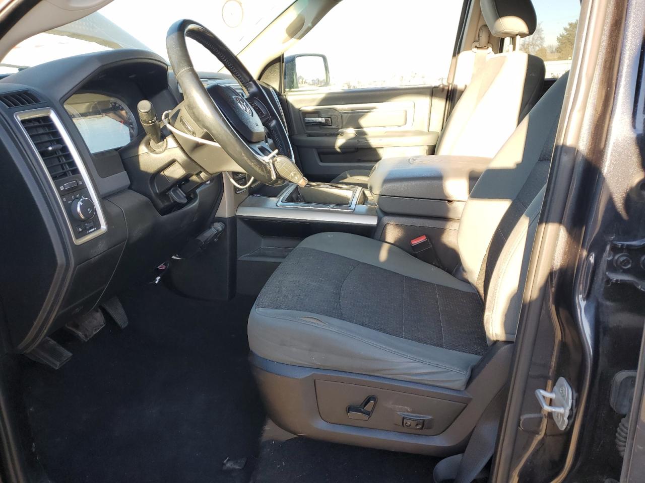 2014 RAM 1500 - Image 7