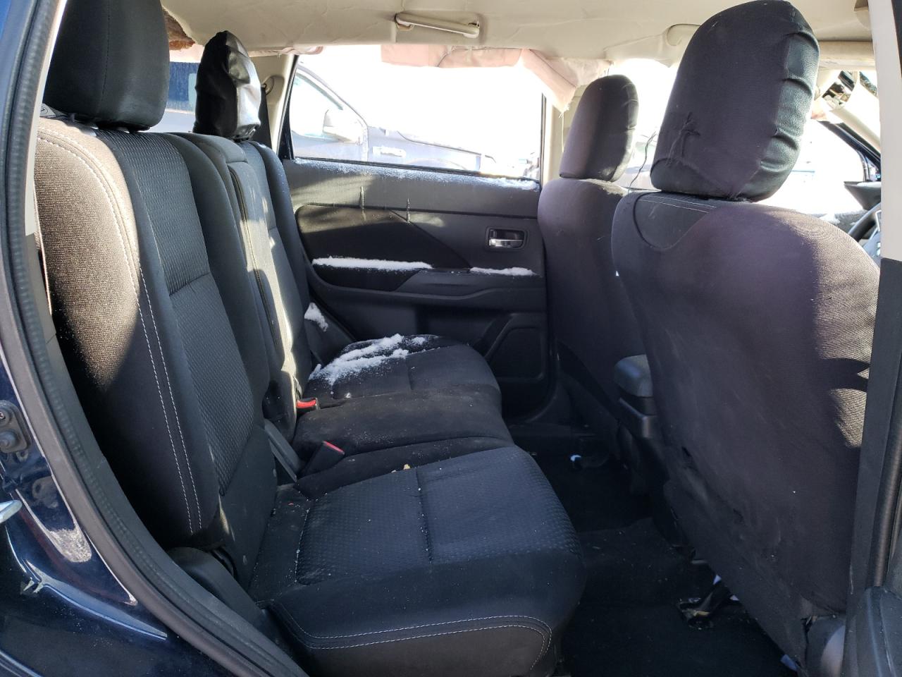 2018 Mitsubishi Outlander - Image 11