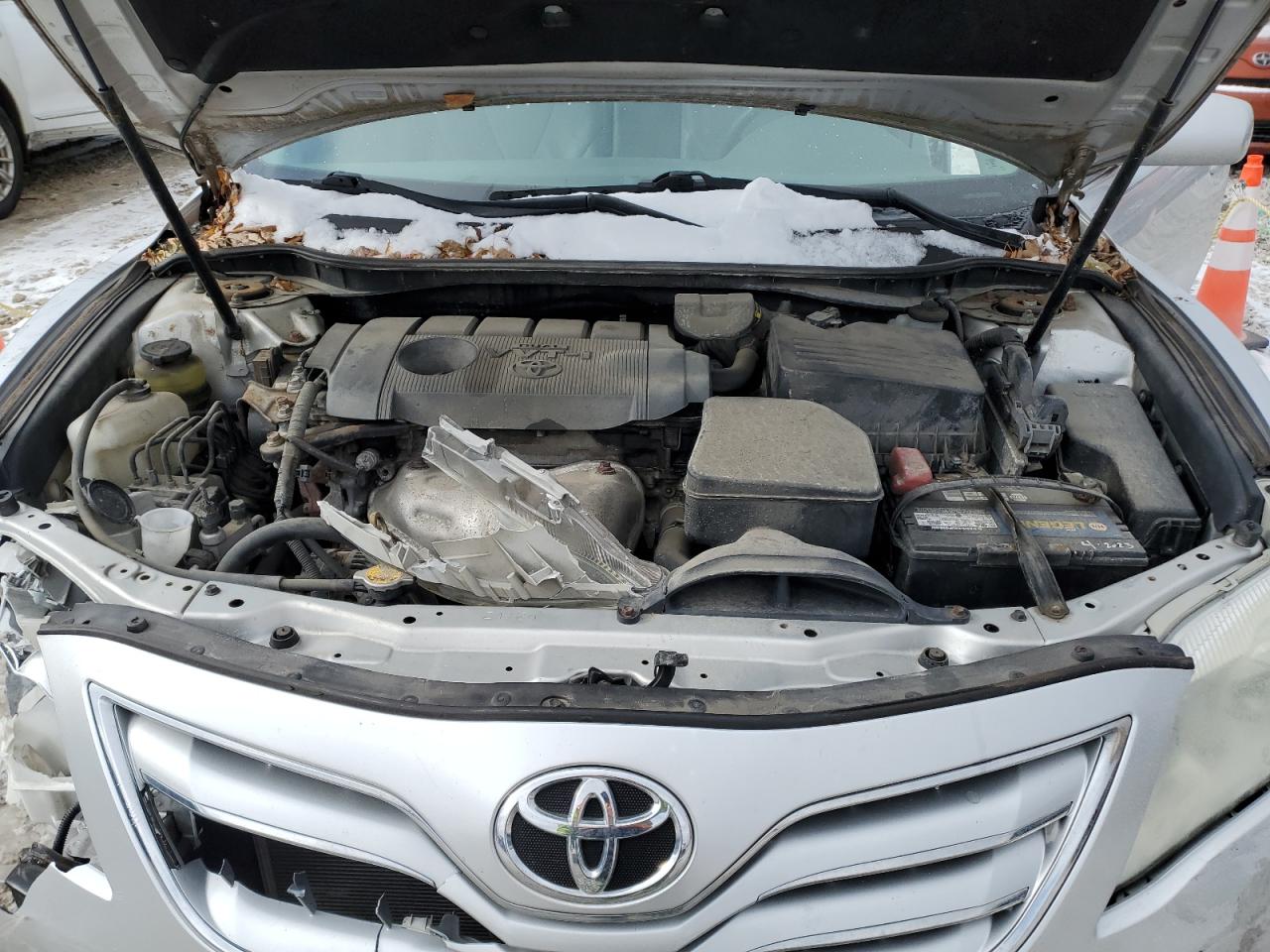2010 Toyota Camry - Image 11