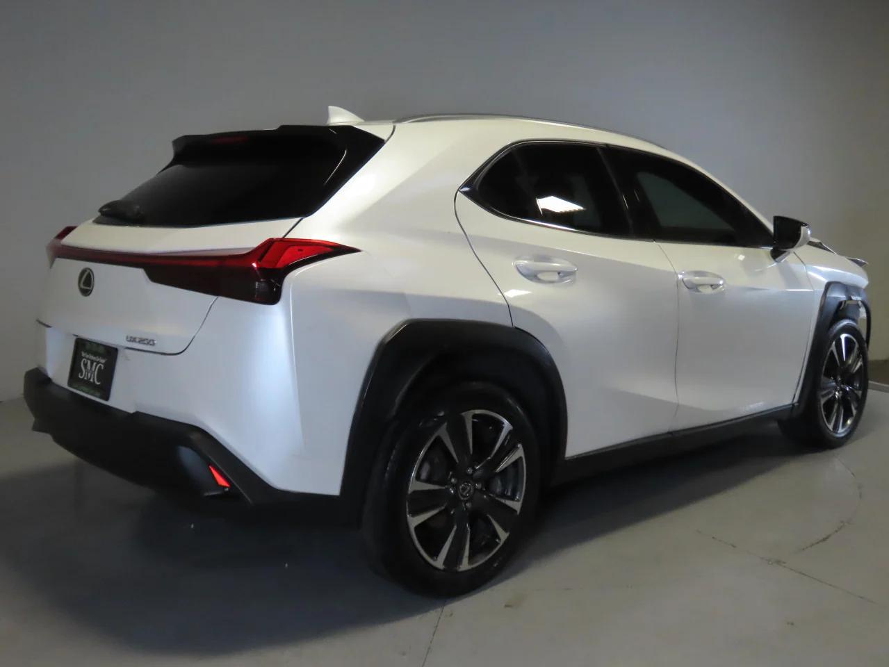 VIN JTHY3JBH4K2014363 2019 LEXUS UX 200 no.3