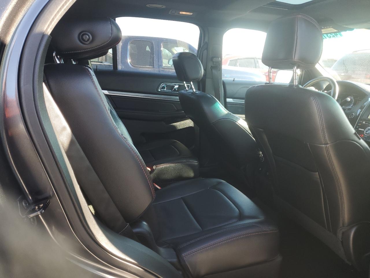 2017 Ford Explorer - Image 11