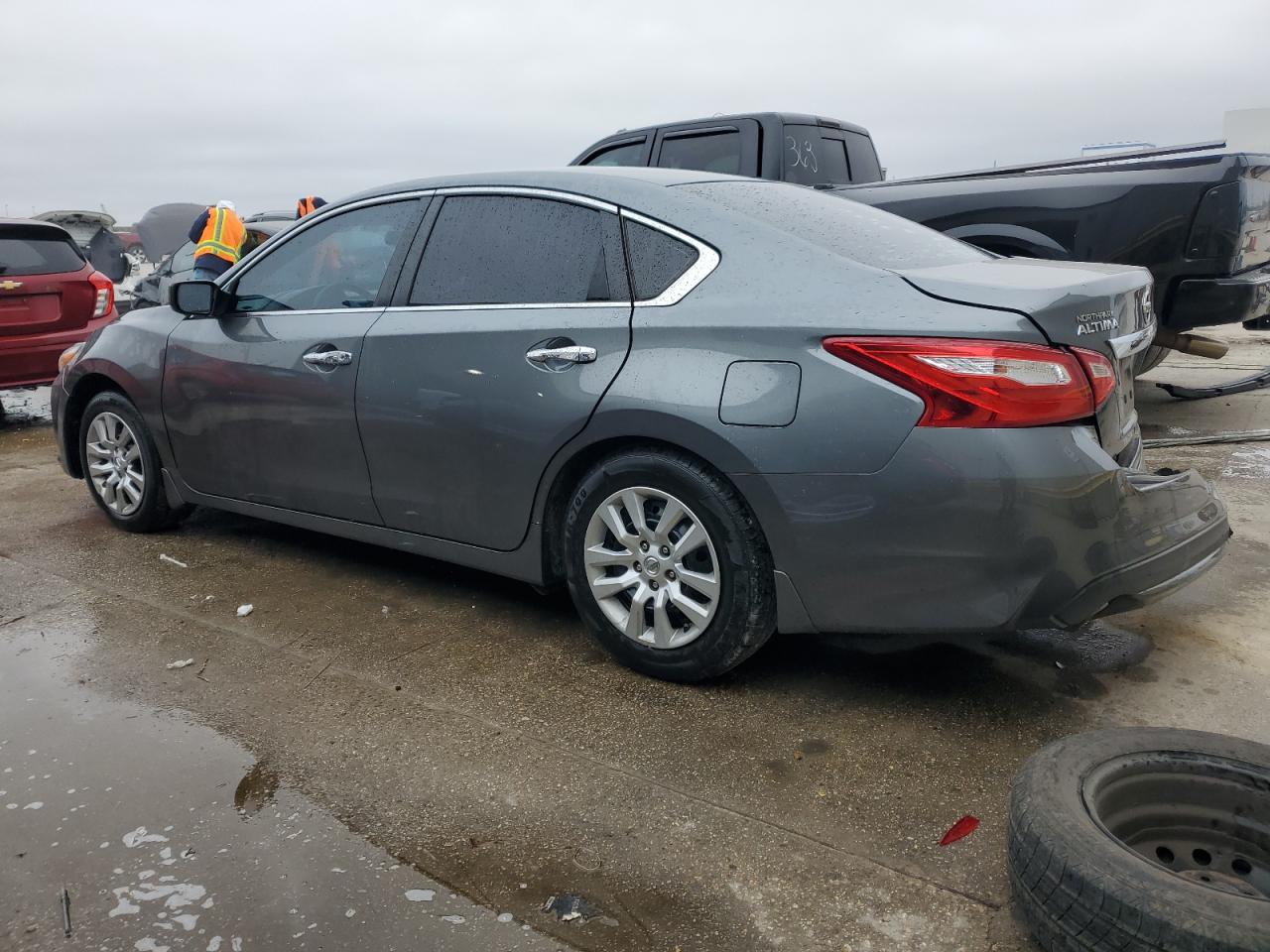 2017 Nissan Altima - Image 2