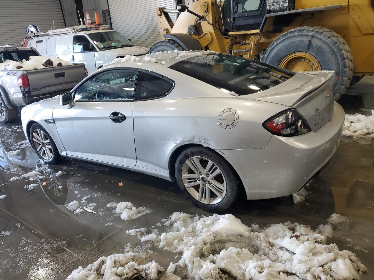 2008 Hyundai Tiburon - Image 2