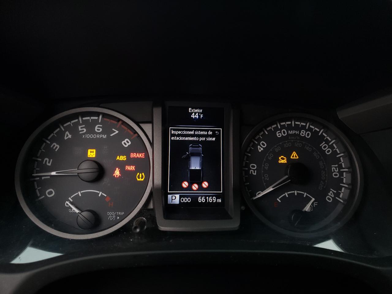 2016 Toyota Tacoma - Image 9