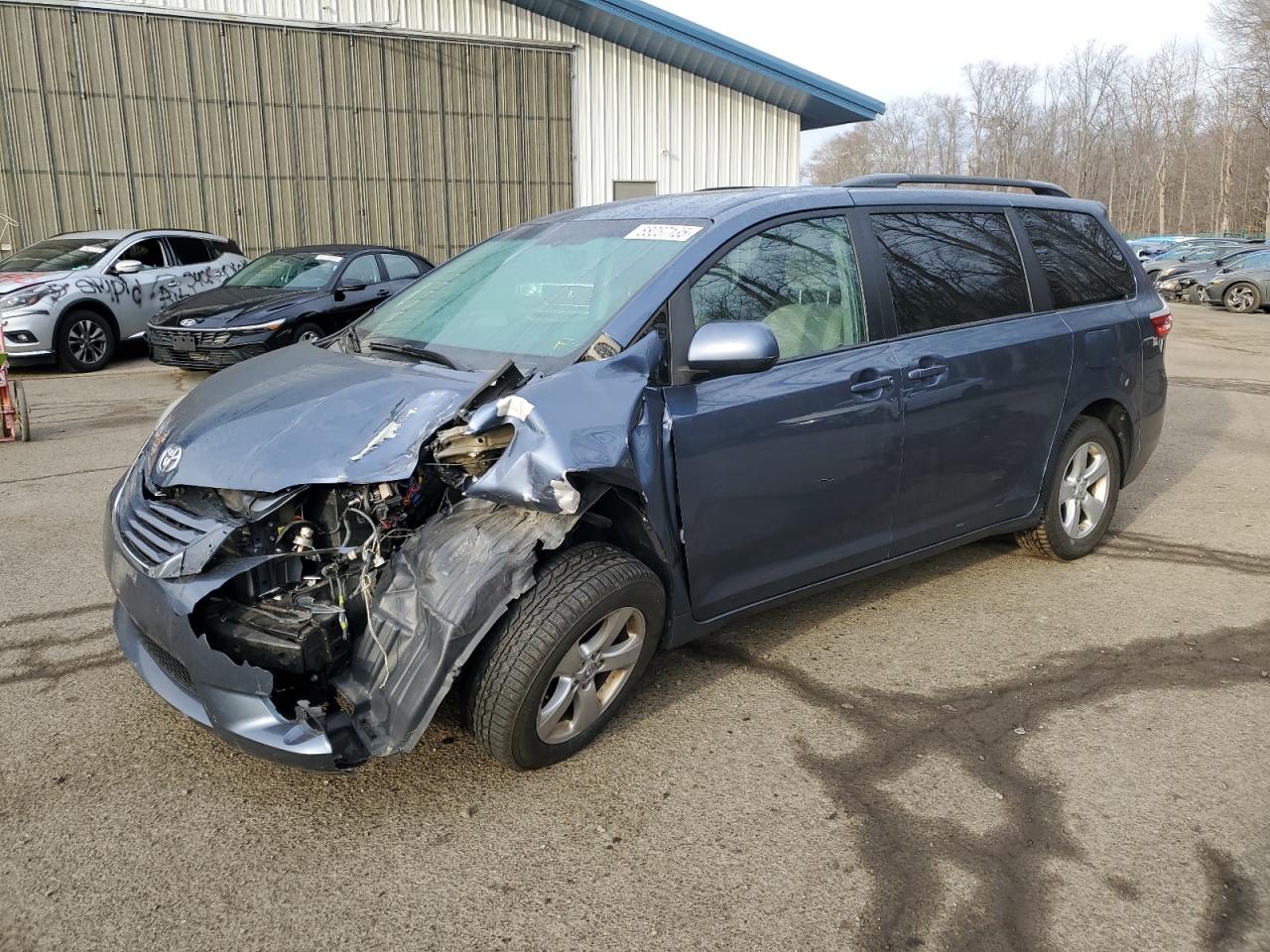 2017 Toyota Sienna - Image 1