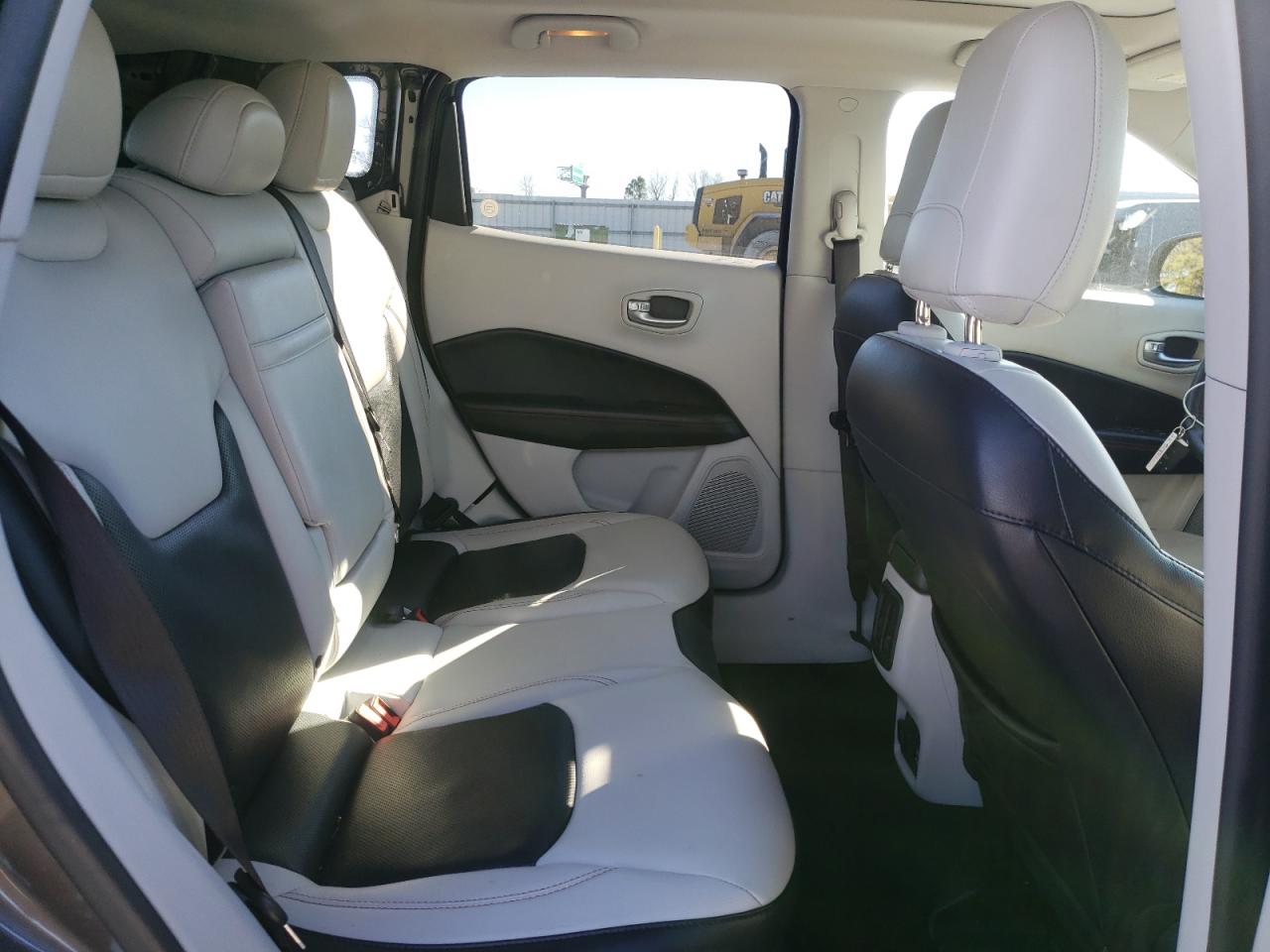 2018 Jeep Compass - Image 11