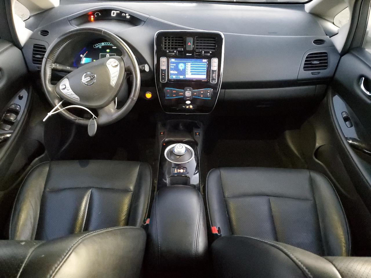 2015 Nissan Leaf - Image 8