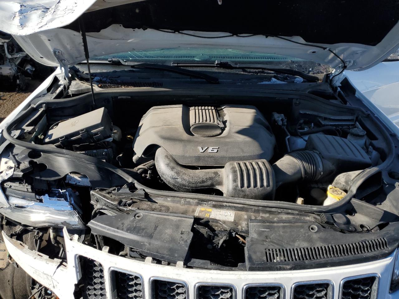 2015 Jeep Grand Cherokee - Image 11