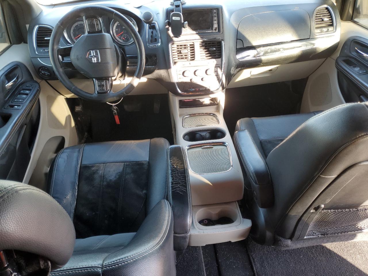 2014 Dodge Caravan - Image 8