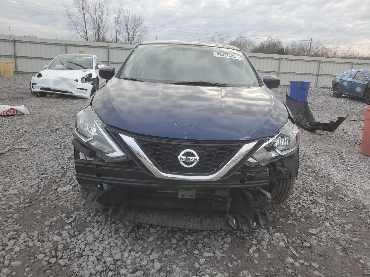 2019 Nissan Sentra - Image 5