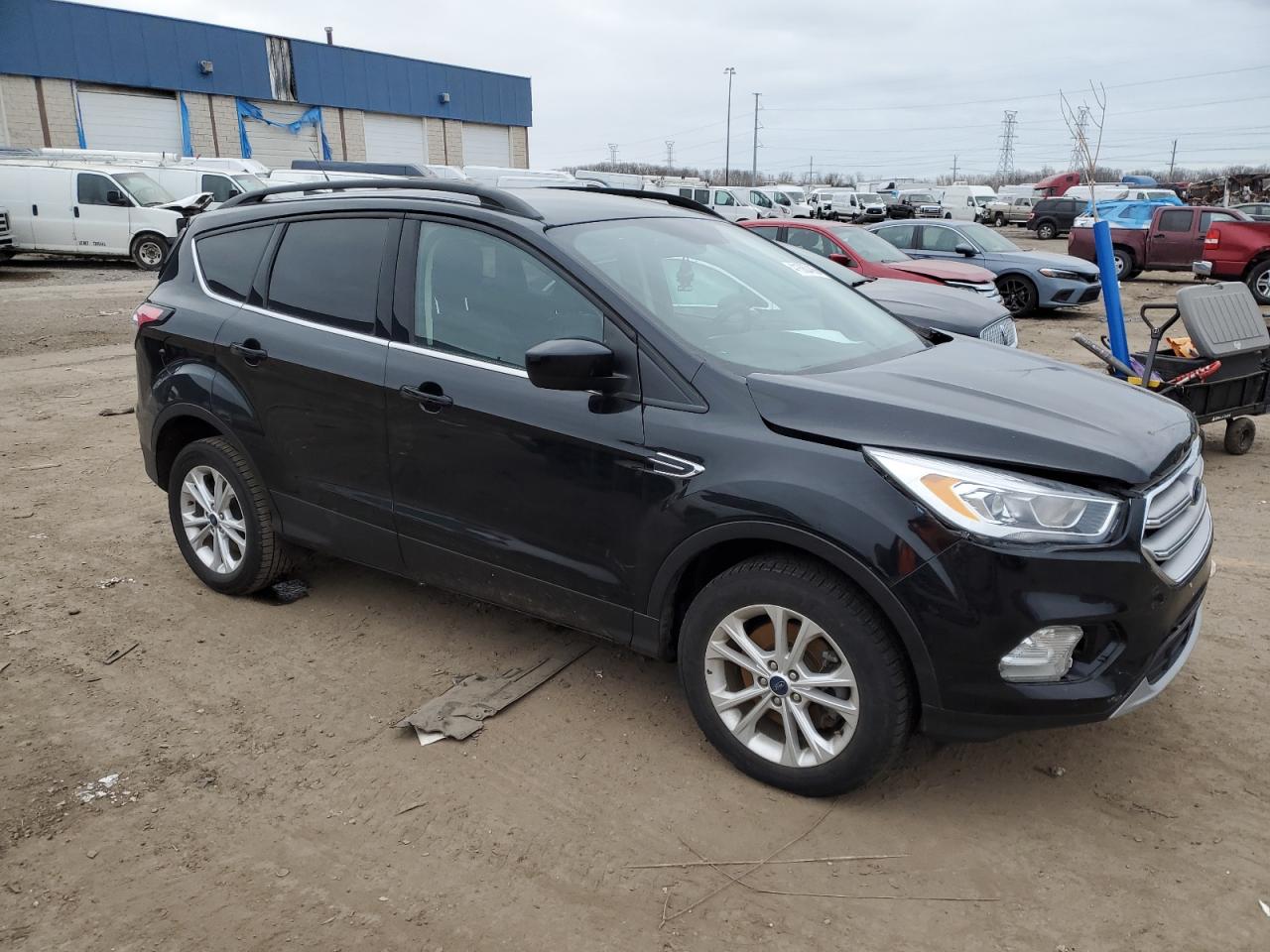 VIN 1FMCU9HD8JUD56795 2018 FORD ESCAPE no.4