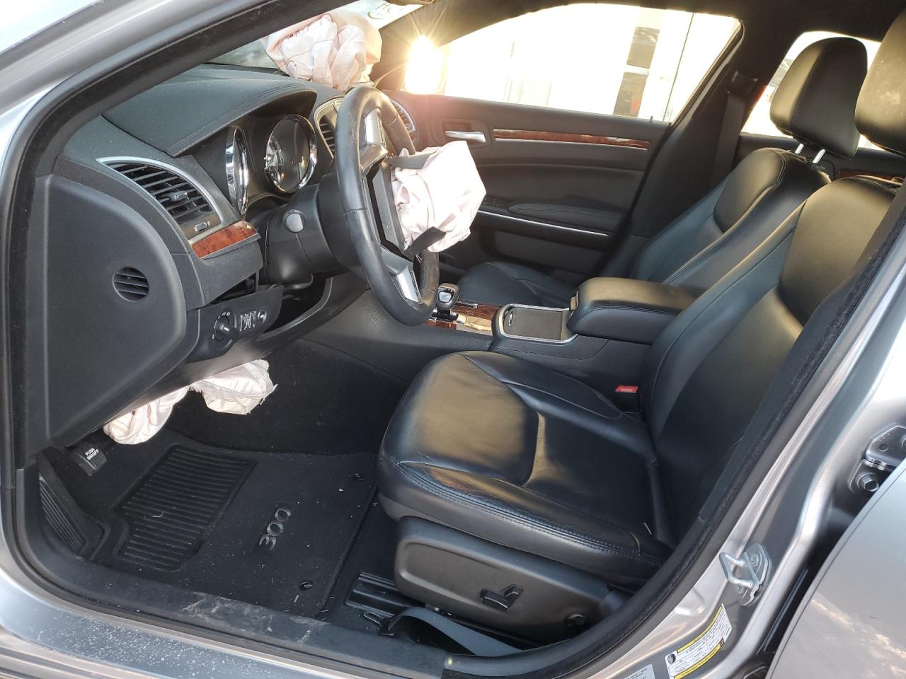2014 Chrysler 300 - Image 7