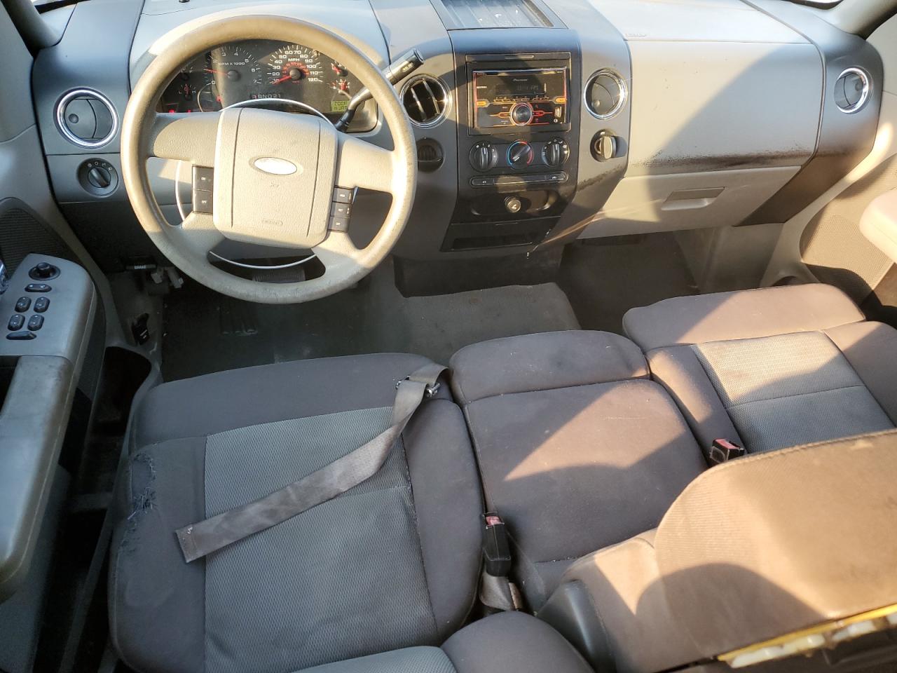 2005 Ford F-150 - Image 8
